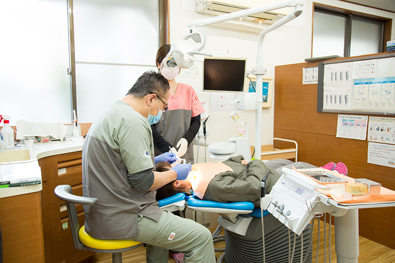できるだけ痛みを感じない治療を心がけて、不安を軽減するための工夫もしています